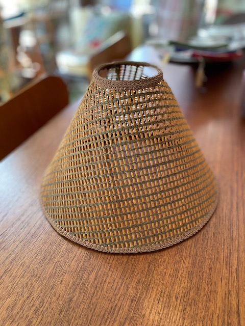 モリスの刺繍生地『ピュアモリス』でランプシェードを張り替えさせて頂きました by interior styling of bright_c0157866_21445380.jpg