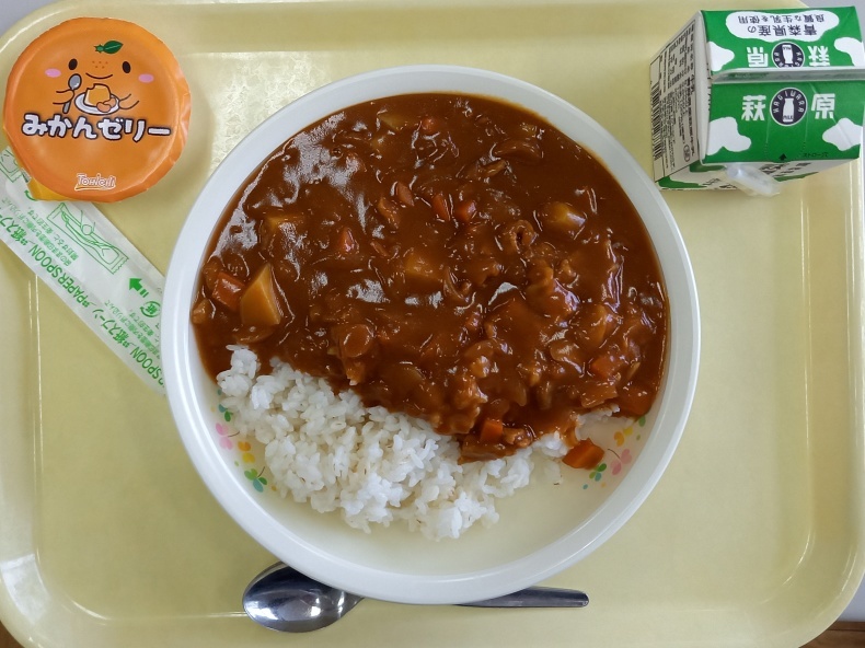 今日の給食　５月２７日（金）　※「ハッシュ」の意味を知る_b0219649_11592301.jpg