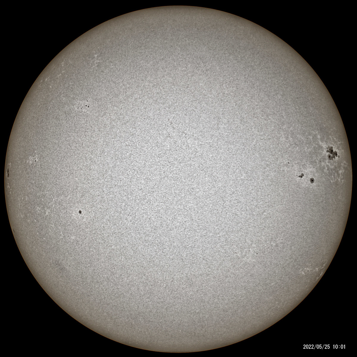 5月25日の太陽_e0174091_21362878.jpg