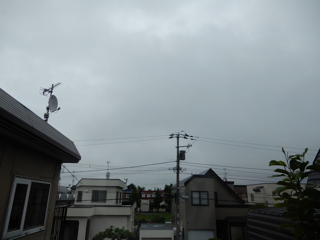 大雨は去っても時々の降雨_c0025115_21300243.jpg