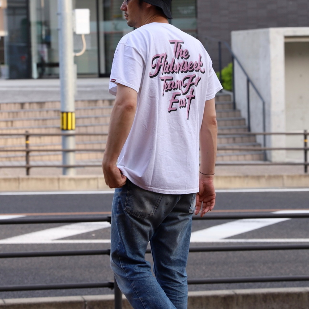 HIDE AND SEEK 春夏新作のプリントTシャツのスタイリングを