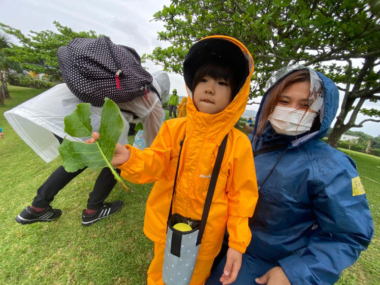 青空ようちえん〔週末〕草木であそぼう!(5/4)葉っぱや木の実を見つけたら楽しい発見がいっぱい!お花で作ったジャムが今日のおやつ!_d0363878_13543460.jpg