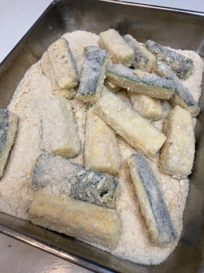 ズッキーニフライと豚どん_a0258686_19193969.jpeg