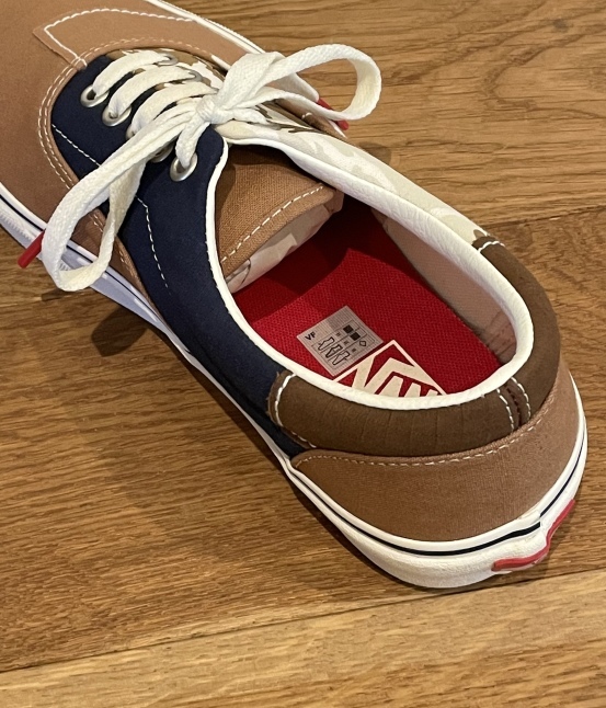 VANS EAR Europe Limited MODEL ★★_d0152280_09165423.jpeg