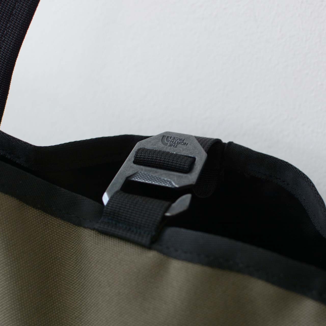 THE NORTH FACE [ザ・ノース・フェイス] Fieludens Gear Tote S [NM82202]_f0051306_09274958.jpg