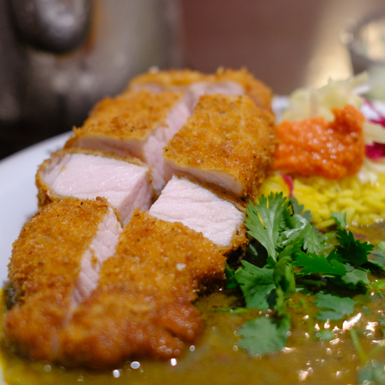 「大阪・梅田 渡邊咖喱(わたなべかりー)梅田本店 スパイスとんかつカリー」_a0000029_12593618.jpg