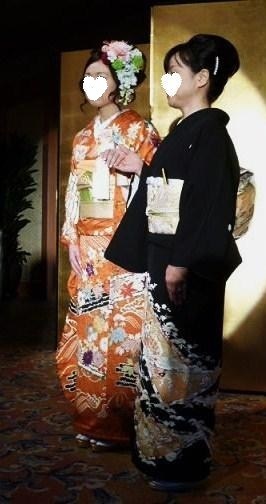 東京キモノショー・舞鶴家に代々伝わるお色直しの振袖。_f0181251_18040696.jpg