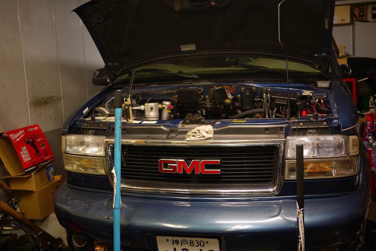 GMC　サファリ　ロアコントロールアーム　ブッシュ入れ替え作業始まり_b0421461_19531371.jpg