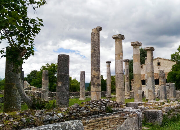 サエピヌム　モリーゼ唯一の古代ローマ遺跡は時が止まった楽園でした♪_f0205783_15131396.jpg