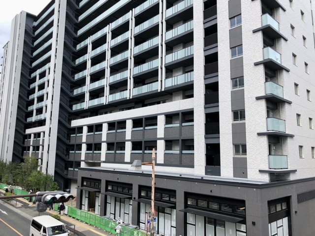 【東急ハンズ跡地のマンション】藤沢駅南口_b0009849_18540103.jpeg