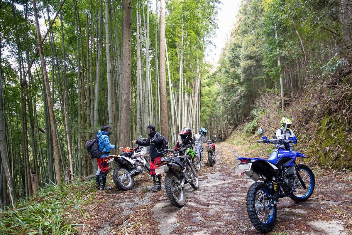 5台での本山町林道ツーリング その1_a0077663_19404927.jpg