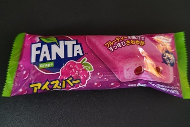 今日のアイス（ファンタアイスバー）_d0132289_15453439.jpg