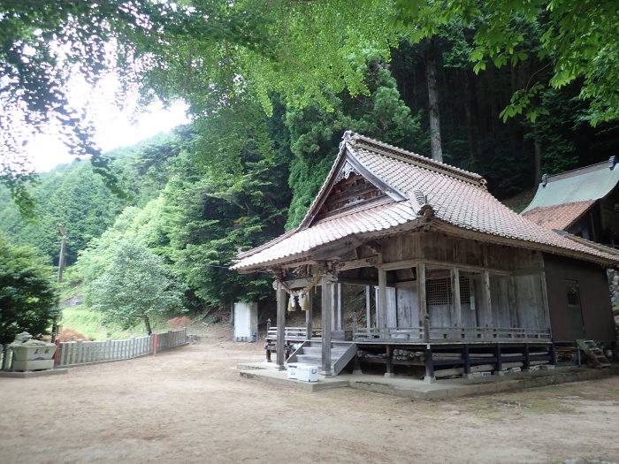 客人神社の草刈りと落ち葉の片づけ_c0116915_23173260.jpg