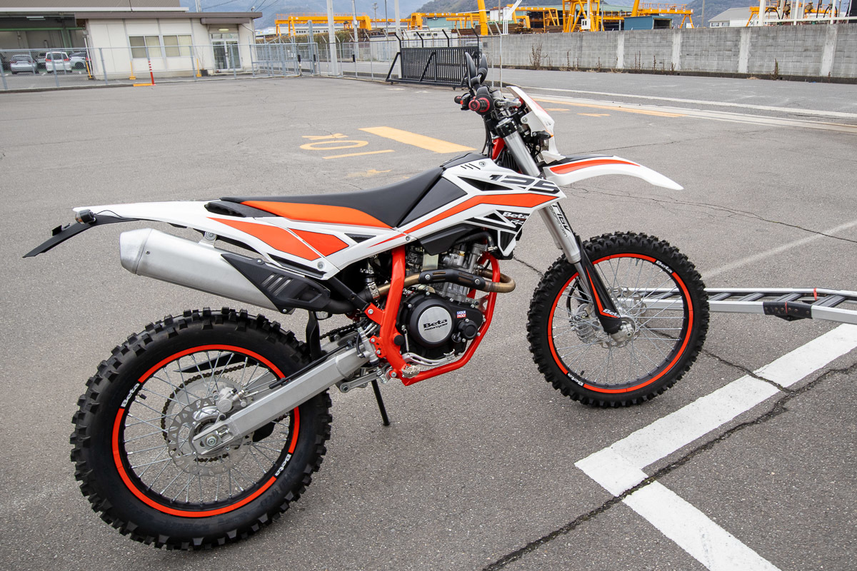 中西うどんとBETA RR4T125LC_a0077663_09360590.jpg