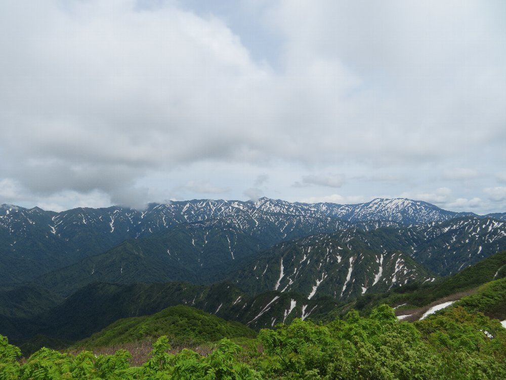 二王子岳から初めて二本木山まで_a0309917_06234428.jpg