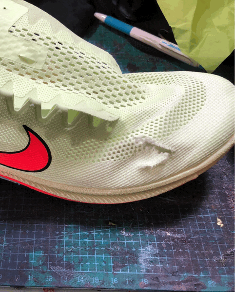 NIKE ZoomX Dragonfly ナイキズームエックスドラゴンフライ 穴あき修理