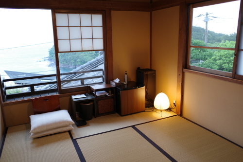 真鶴「伊藤家のつぼ」へ行く。_f0232060_14173390.jpg