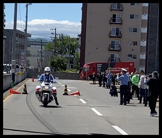 二輪車安全運転講習会でスマートジャケット展示_d0330986_15575632.jpg
