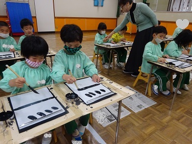 ゆり組 習字のお稽古!!_c0212598_14224112.jpg