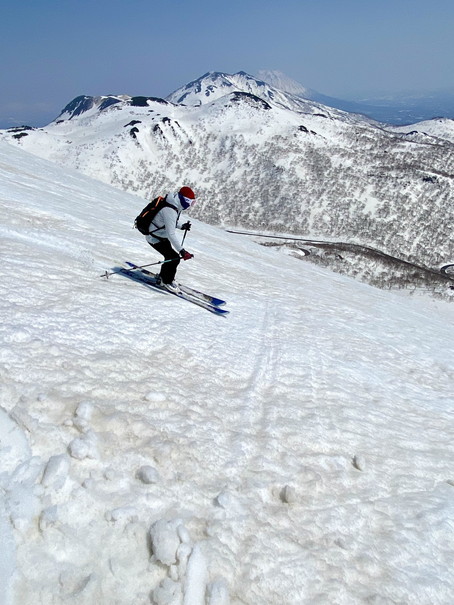 2022年４月 『春山スキー、山親爺』　April 2022 \"Ski in the Spring Mountains with Wild Bear\"_c0219616_12473371.jpg