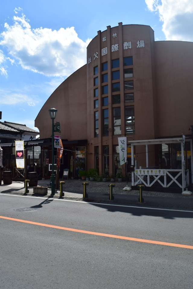 埼玉県秩父市の旧松竹秩父国際劇場(昭和モダン建築探訪)_f0142606_04121204.jpg
