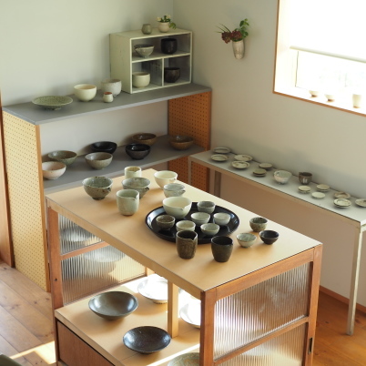 長谷川奈津陶展はじまります_b0206421_09124223.jpg