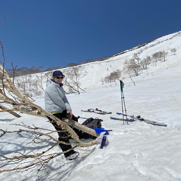 2022年4月 『春山スキー、山親爺』 April 2022 \"Ski in the Spring Mountains with Wild Bear\"_c0219616_12484615.jpg