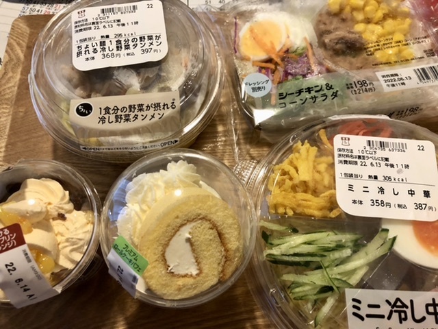 【トップスのチョコプリンとウチカフェパフェ】ローソン_b0009849_21362120.jpeg