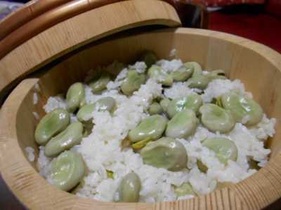 そら豆ご飯(圧力鍋で3分)&そら豆入りジャーマンポテト_f0019498_12564145.jpg