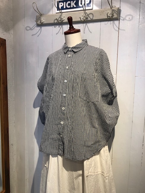 コットンハウスアヤ　イエスタデイクロス　レディース　M 長袖　花柄　美品　個性的 Collection - Cotton House Aya