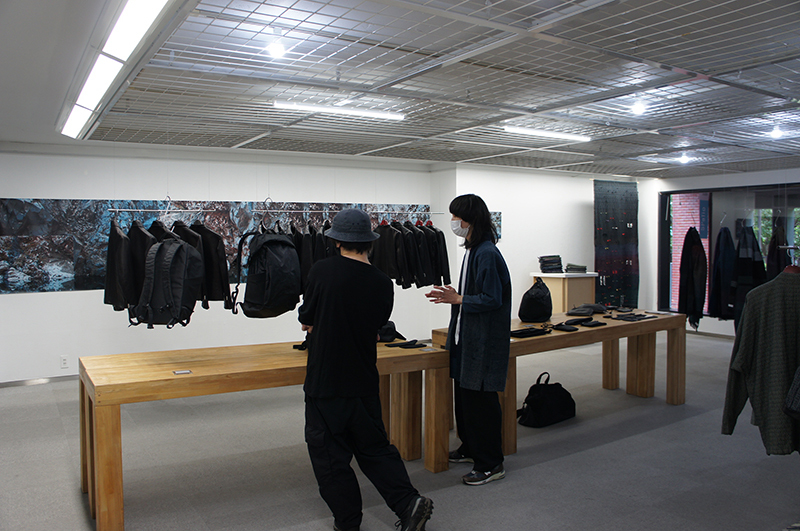 rofmia Exhibition \"Place\" 開催中です。_f0171840_16392089.jpg