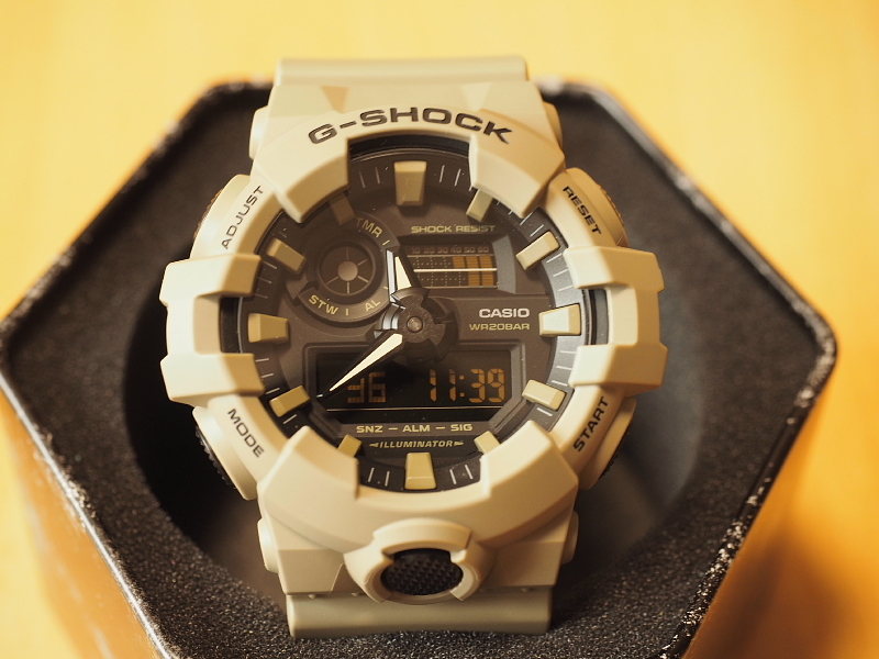 【G-SHOCKコレクション⑦】国内未発売のアウトドアカラー「 GA-700CA-5A」”サンドベージュ”_b0008655_16405197.jpg