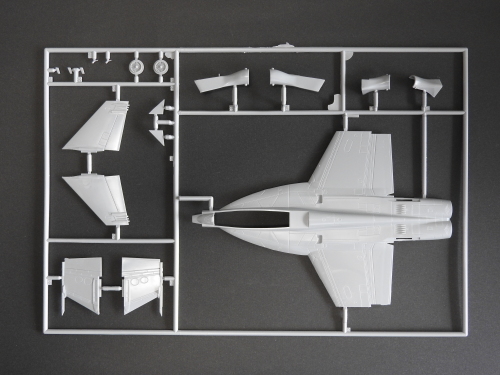中古】【非常に良い】ドイツレベル 1/72 F/A-18C ホーネット