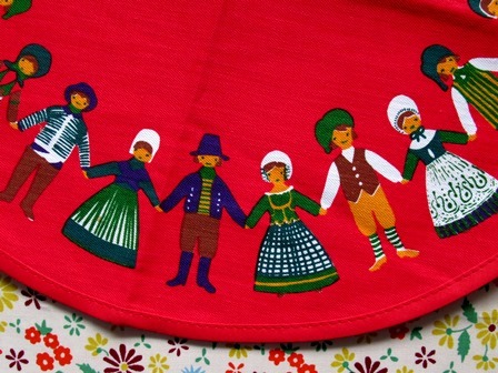 デンマークの民族衣装柄ドイリー : Der Liebling ～蚤の市フリークの