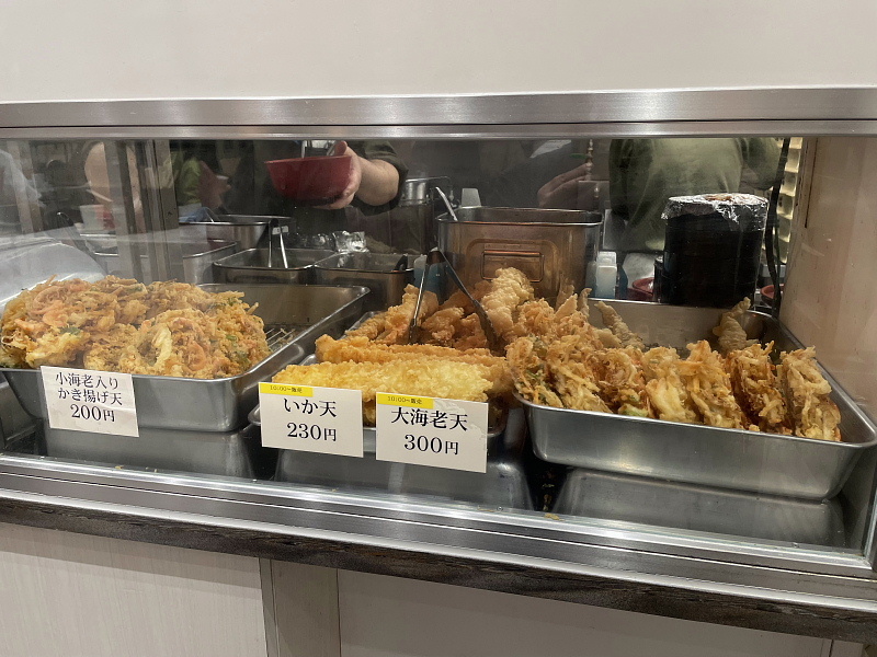 【箱根にはない”HAKOSOBA”】新宿駅「箱根そば 本陣」 ～冷やしめかぶそば_b0008655_11580586.jpg