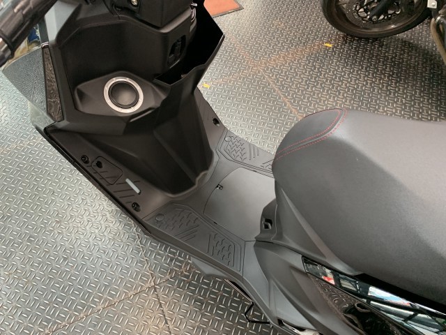 台湾メーカーｋｙｍｃｏ キムコ から ｎｅｗスポーツスクーター ｋｒｖ１８０ｔｃｓ が登場 ｓｃｓ上野新館 Scsブログ