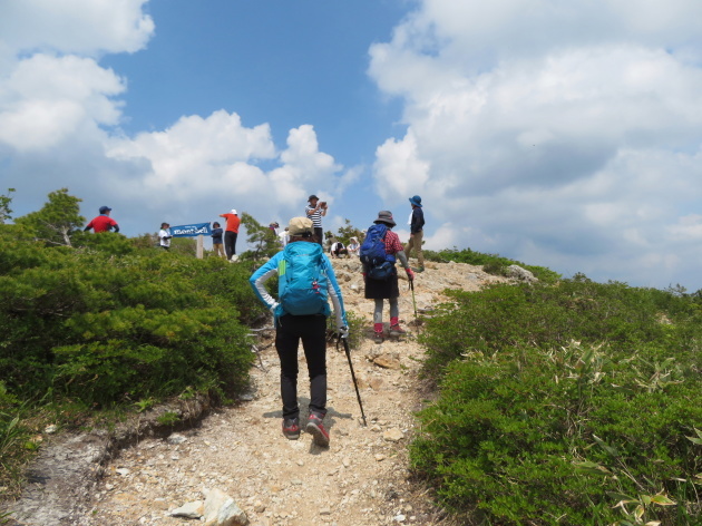 山頂に到着　三方岩岳 (1,736M)  PART 2_d0170615_21511607.jpg