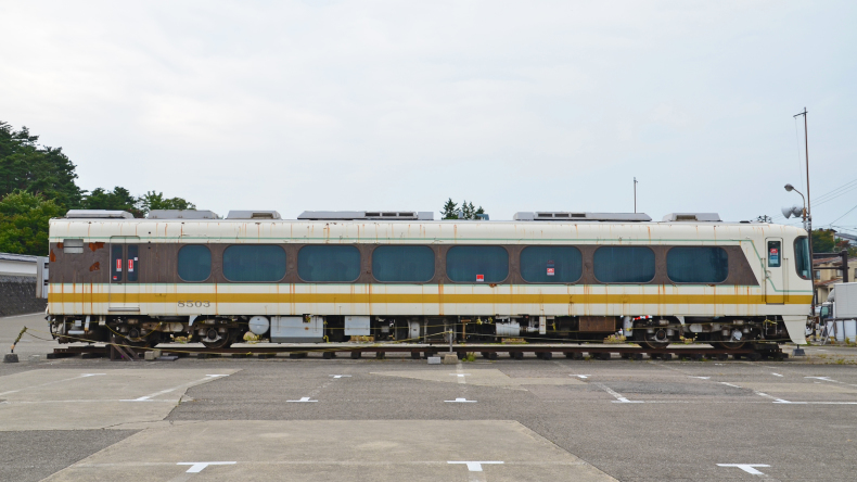 名鉄キハ8500系の保存車 : 饂飩と蕎麦