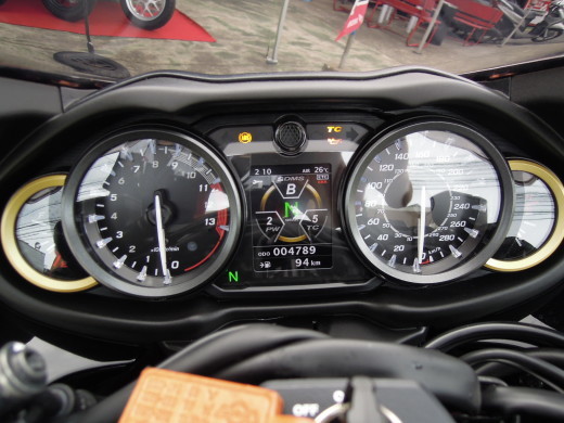 新型ハヤブサの中古車情報?ですやん!_f0056935_17324131.jpg