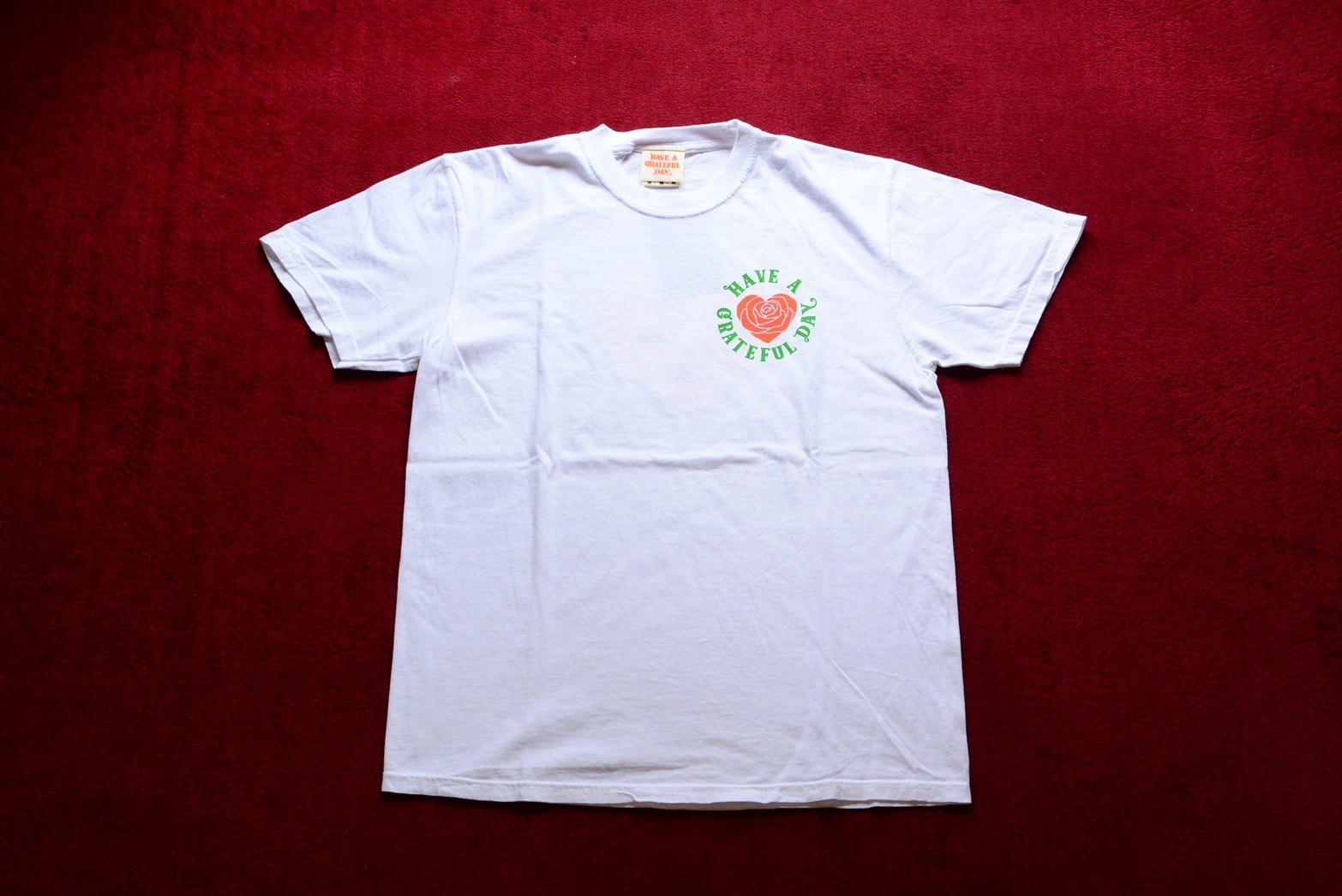 愛と平和に溢れたナイスグラフィックTee!!_c0167336_20123384.jpg