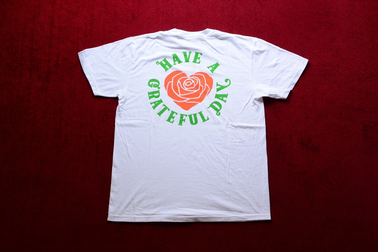 愛と平和に溢れたナイスグラフィックTee!!_c0167336_20123410.jpg