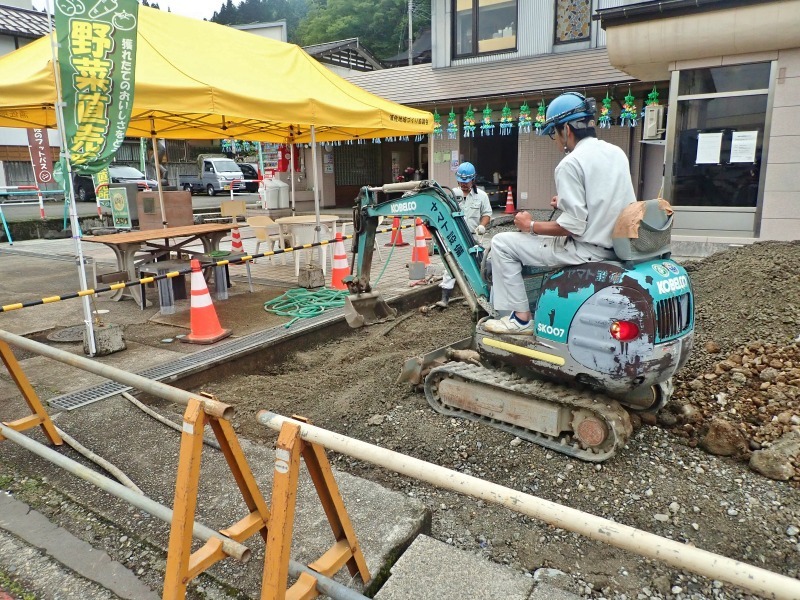 17日 型枠をもう外しました!_c0336902_22205060.jpg