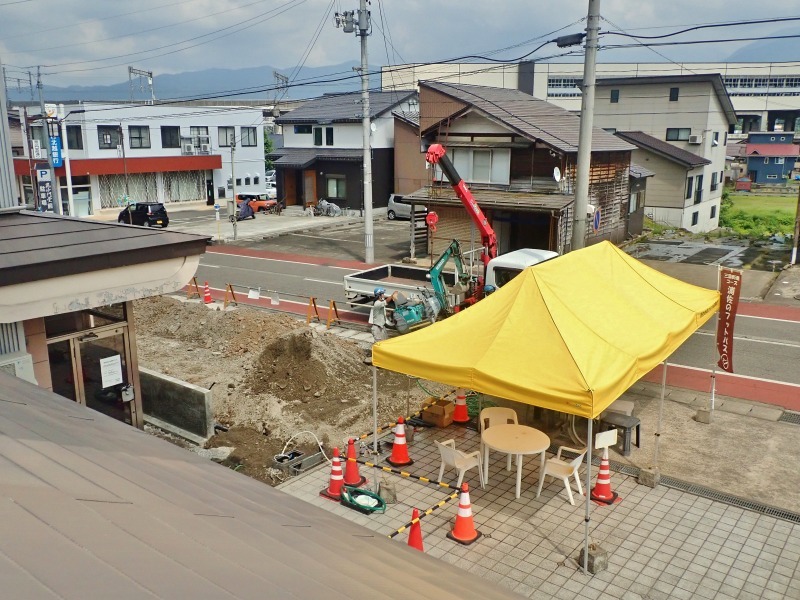 会館屋上の菜園ではプランターの\"配置換え\"がありました_c0336902_22340639.jpg