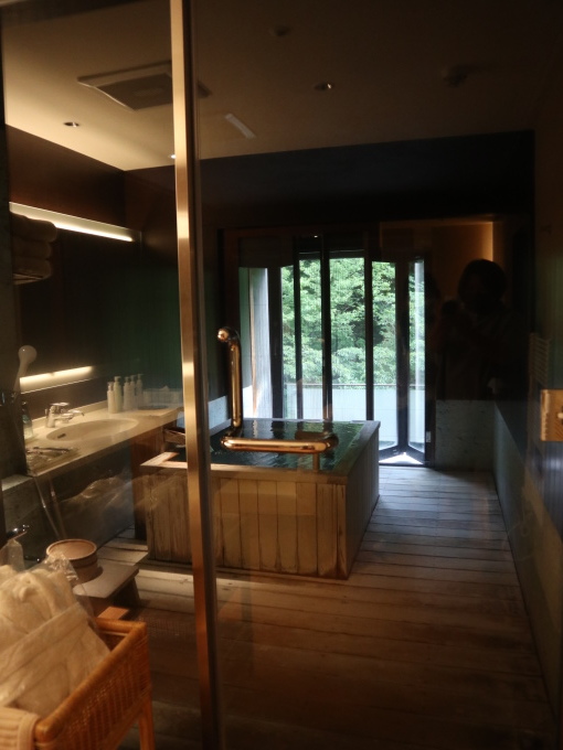 添乗員気分で同行させていただきましたぁ~！！･････その１_b0331802_00524628.jpg