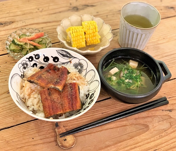 アナベル と うなぎ丼のおうちごはん_d0249193_22581084.jpg