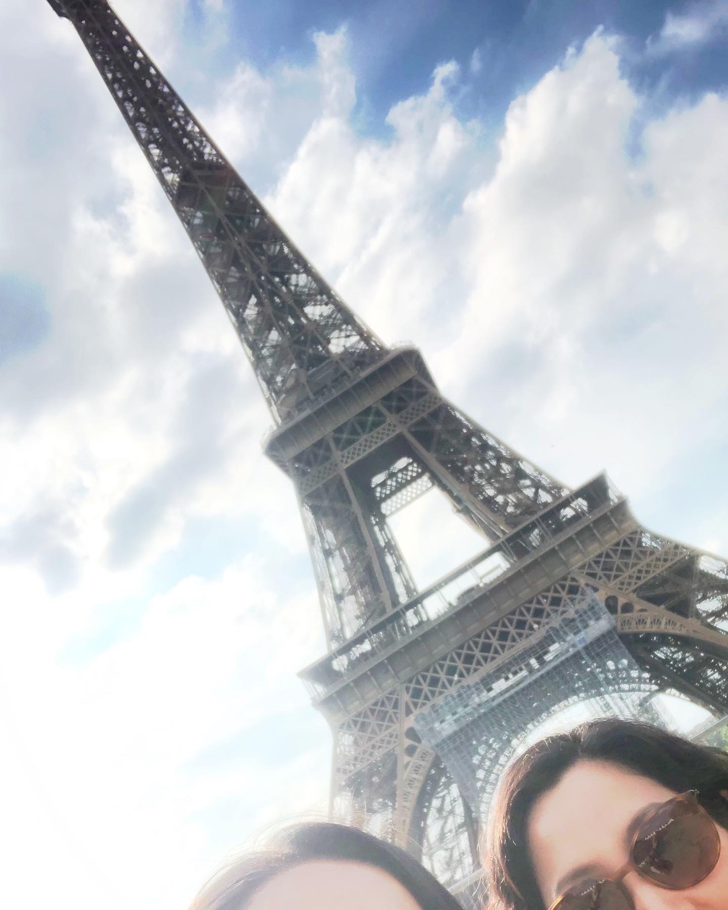 エッフェル塔を眺めつつ　fête de la musique フランス人が大好きな音楽の日_a0231632_04234968.jpeg