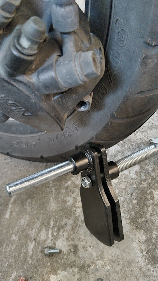 Pcx Jf56 ブレーキパッド交換 何かを制覇するプロジェクト