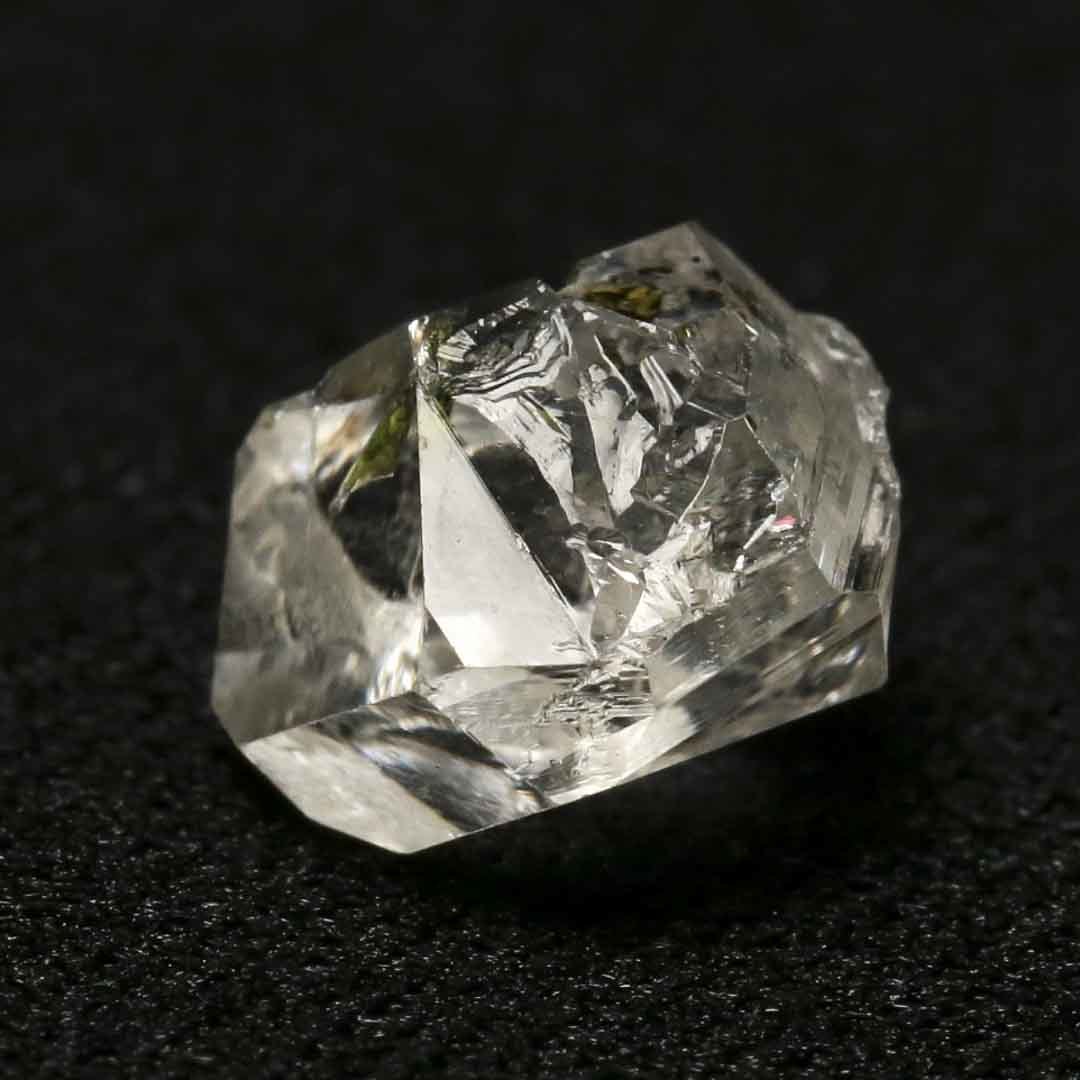 パキスタン産オイルインクォーツの結晶 : 石の音