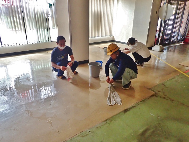 会館は朝から水漏れ騒ぎでした!_c0336902_18444187.jpg