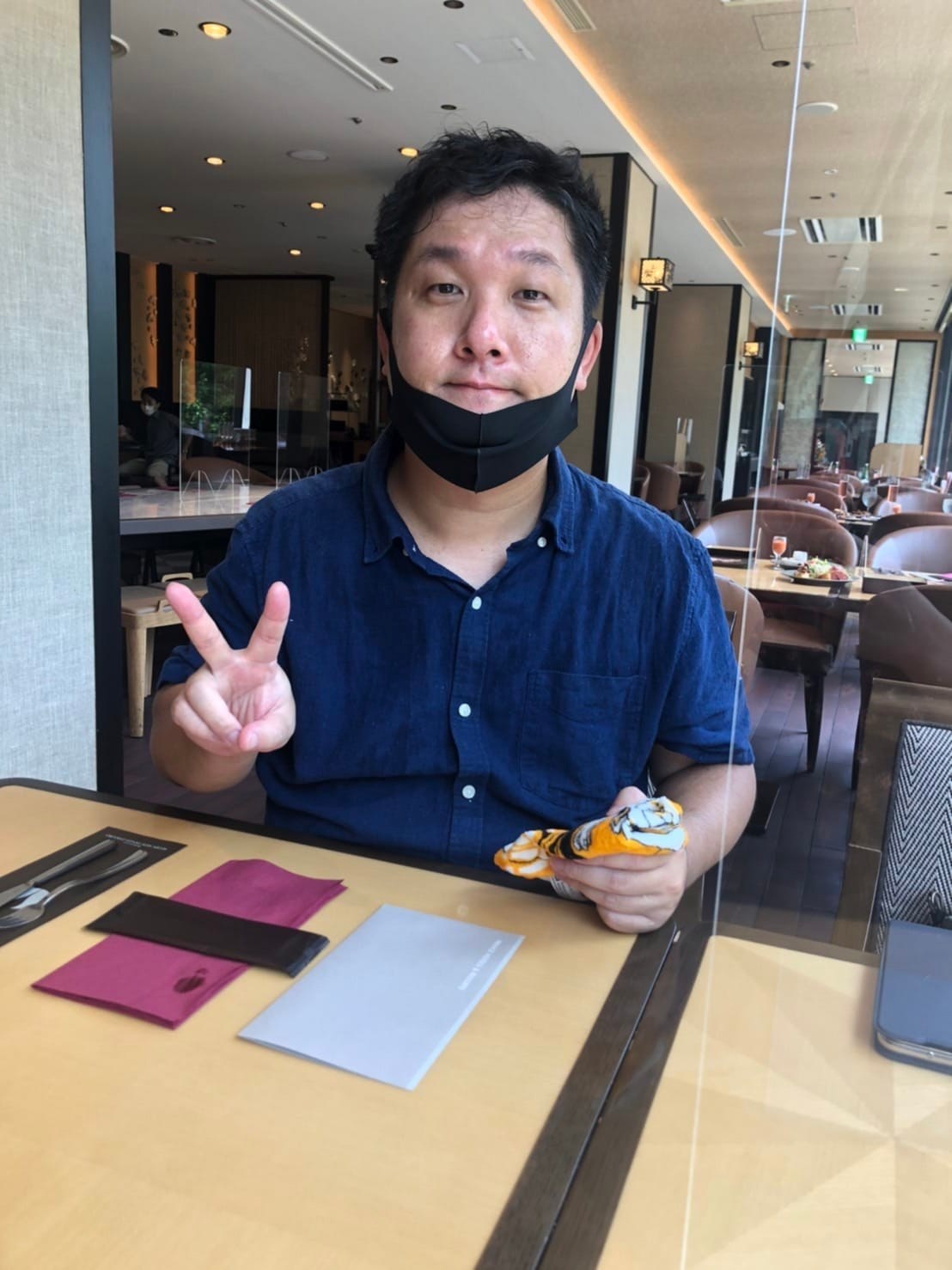 品川のグランドプリンスホテル新高輪ザクロで5500円のランチビュッフェ アイマグブログ イラストレーター 似顔絵師 佐伯ウサギ